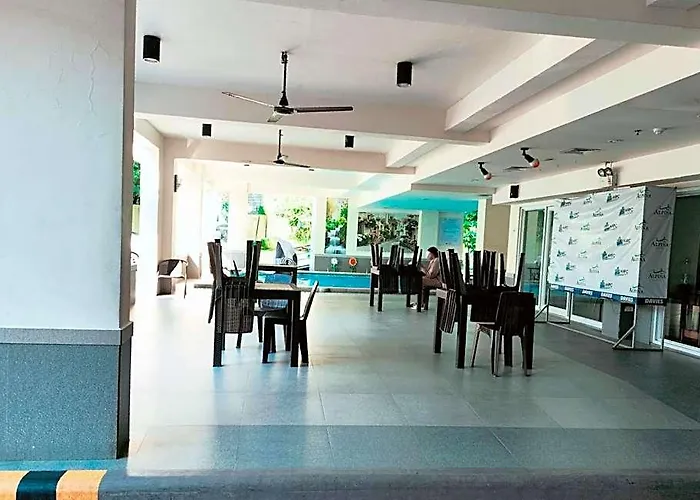 Paradise Realm Condotel فندق